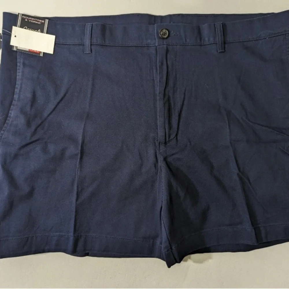 NEW Size 42 Men's Roundtree & Yorke Khaki Shorts 5.5